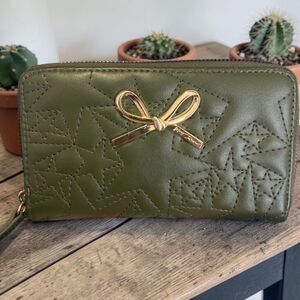 Betsey Johnson Zip Around Wallet EUC - #6